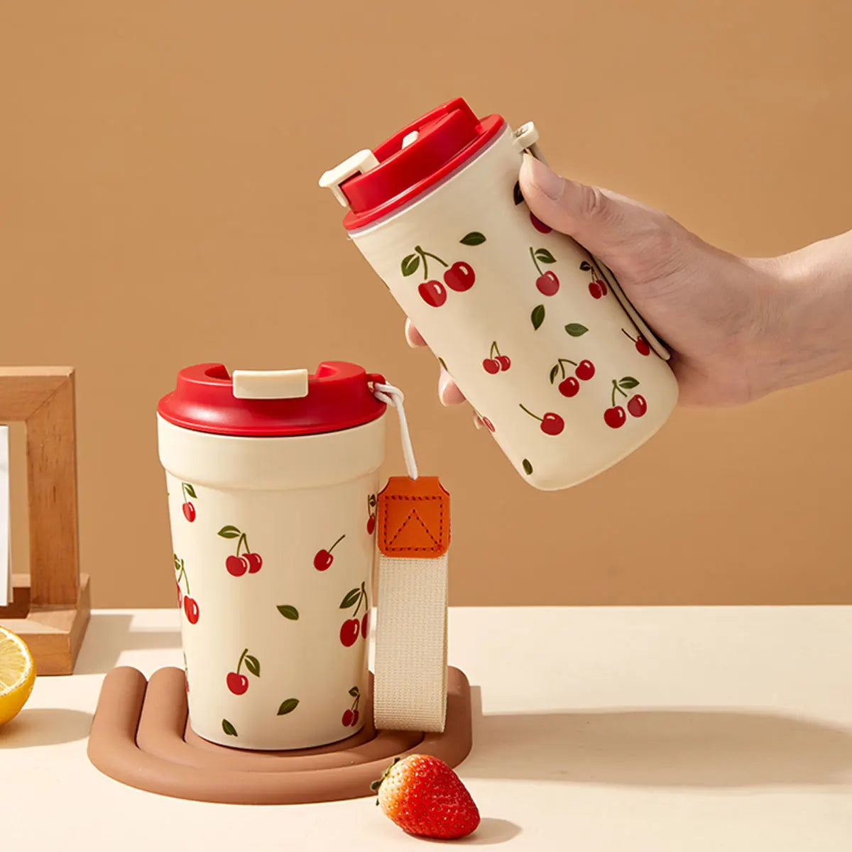 Travel Portable Plastic Coffee Mug With Nylon Rope Sealed Leak Proof